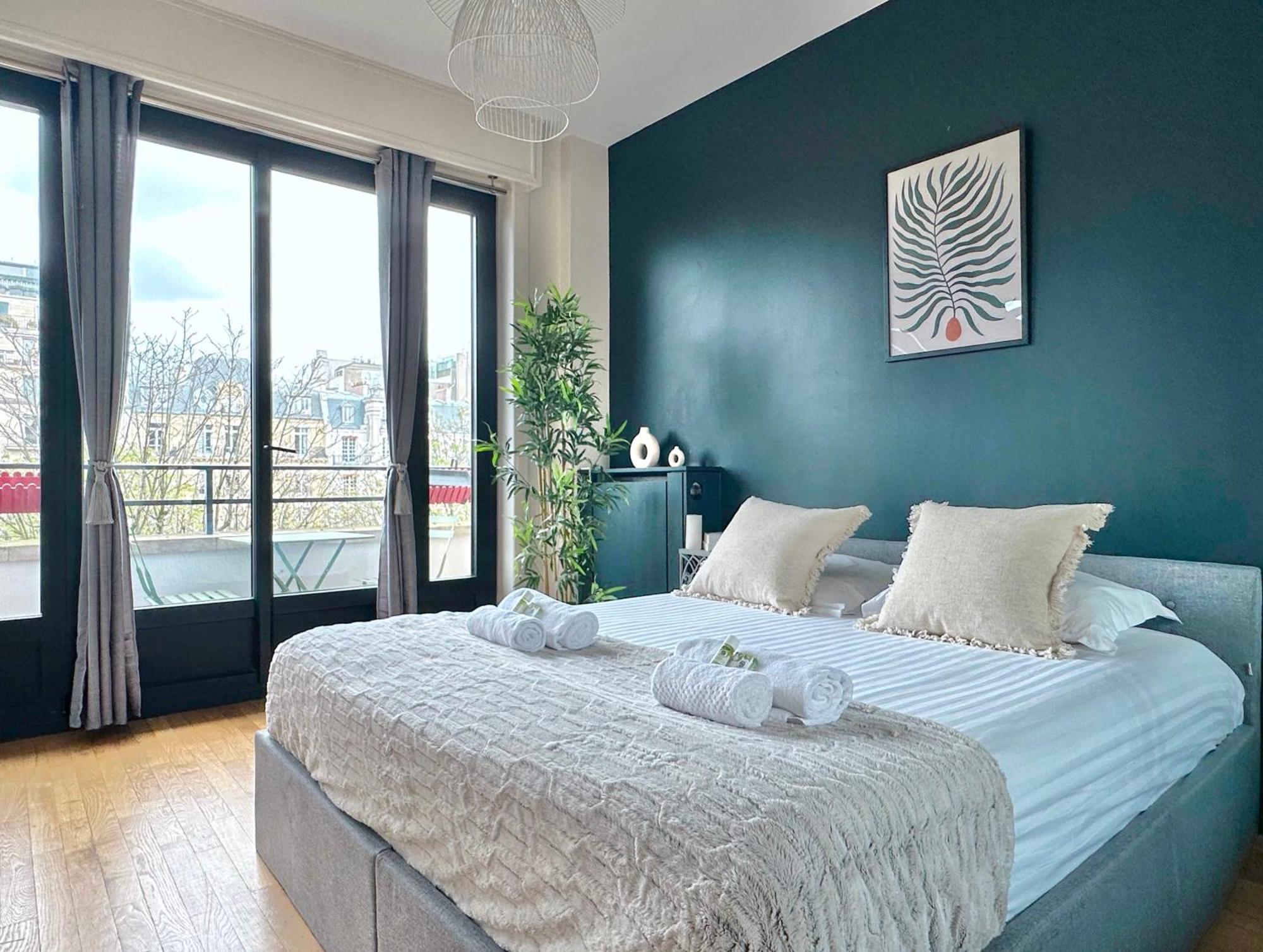Stylish Apartment With A Balcony In Parijs Buitenkant foto